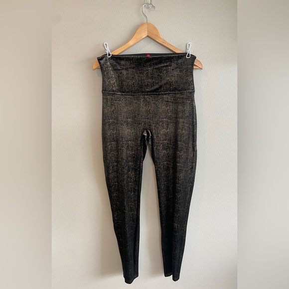 SPANX Pants - SPANX Women’s XL Legging Velvet Black and Gold Like New